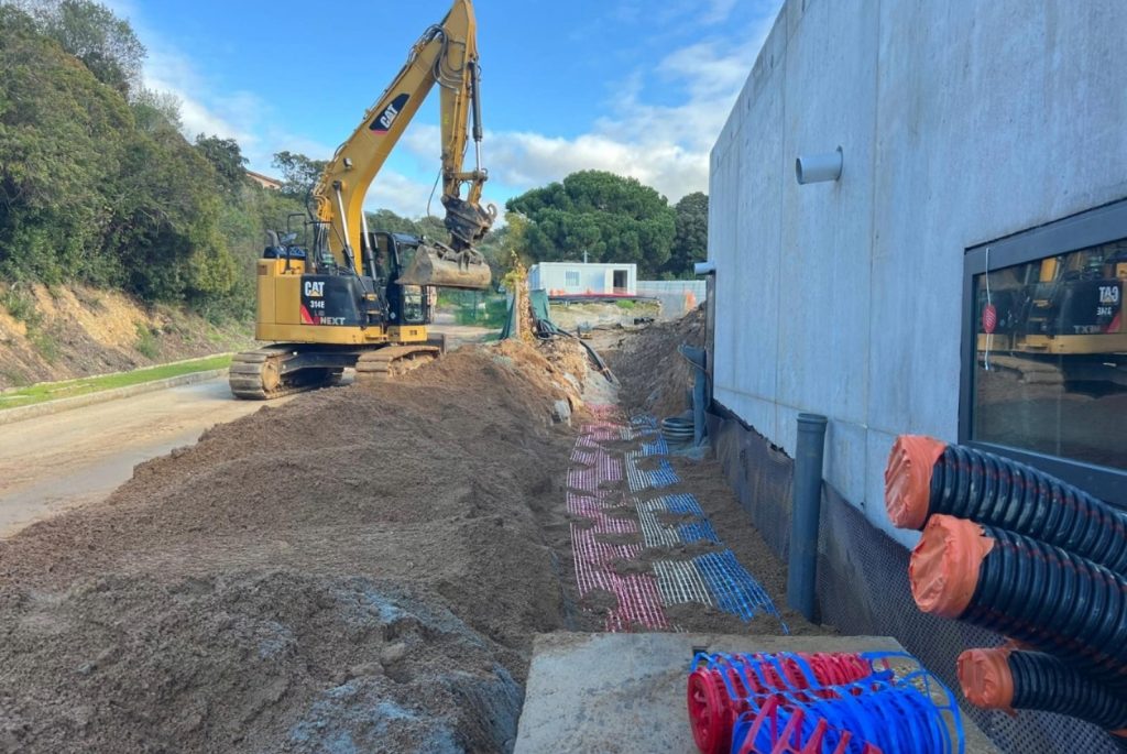 raccordement aux réseaux, gestion des eaux pluviales éclairage arrosage extérieur bordure trottoir vrd porticcio