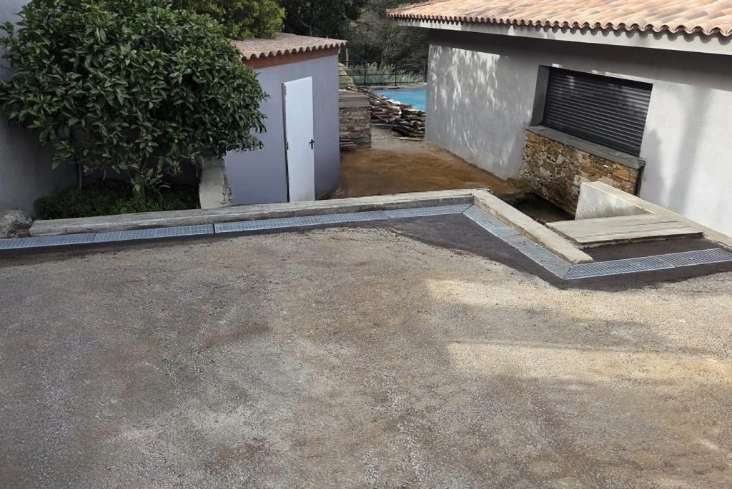 Next réseaux et VRd Ajaccio - Pierre C. - VRD - Pose bordures et réalisation de réseaux pluviales - Castagna 4 RE